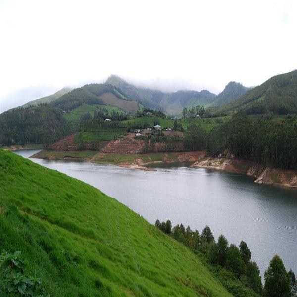 Another view of the Lake Kundala in Munnar