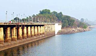 View of the Tilaya Dam across Barkar river