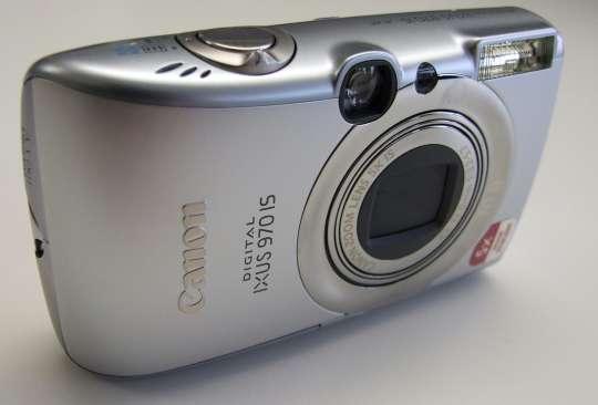 Canon-Digital IXUS 970 IS Closed Lens Angled View