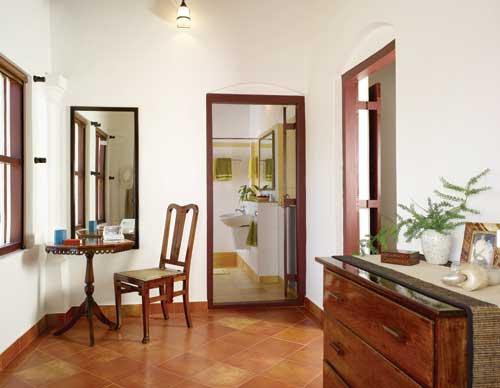 The dressing room at Anthraper gardens homestay