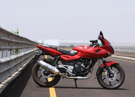 Bajaj Pulsar 220 DTS-Fi